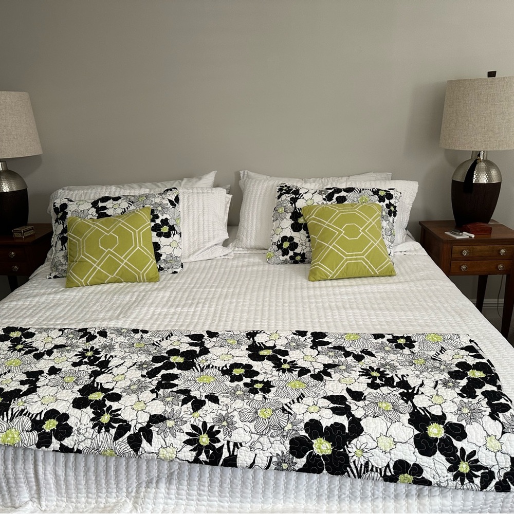 Twin Floral Black and White Bedding Set with matching shams and accent pillows